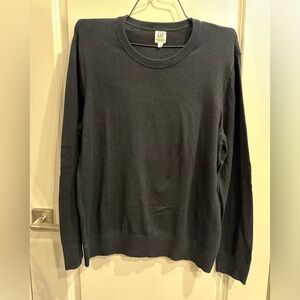 GAP Men’s and or women’s Black Sweater Size L